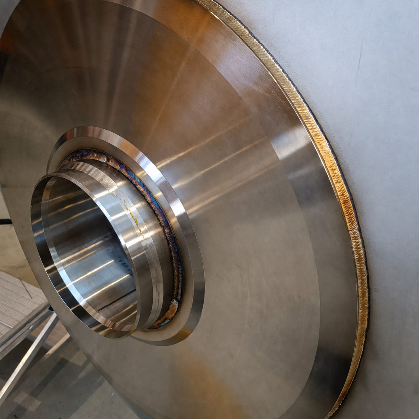 Grande virole inox soudée avec brides concentriques